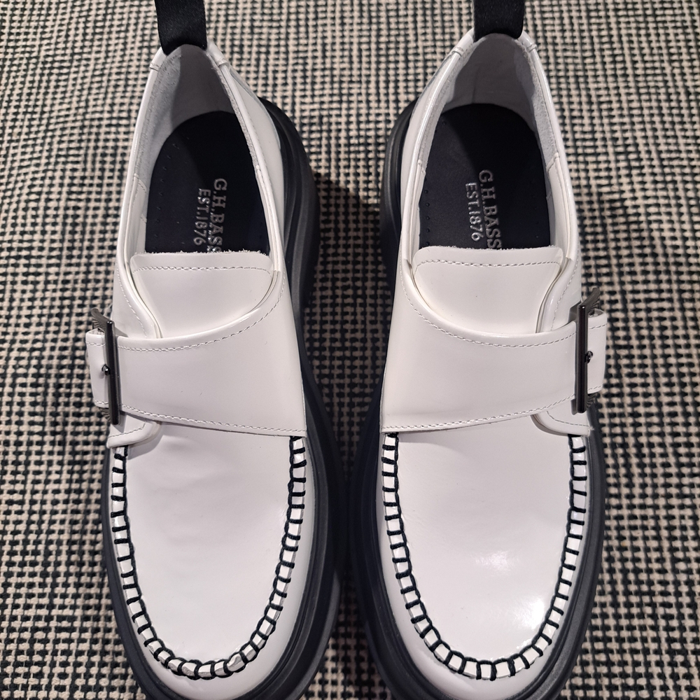 G.H. BASS EST.1876 White and Black Women's  Loafers Size 7.5 - Picture 2 of 9